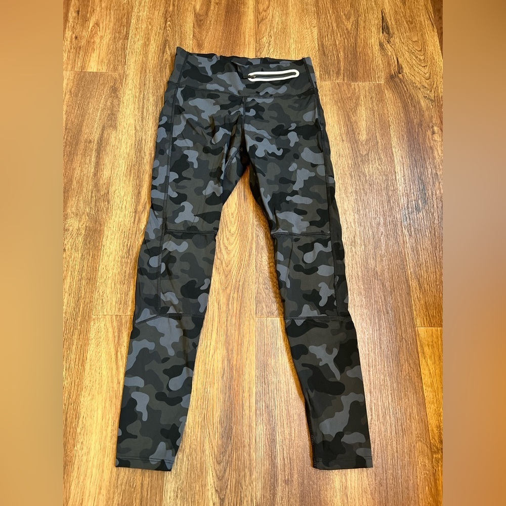 BASS OUTDOOR Women's Sz XS Catamount  7/8 Length Leggings Camo